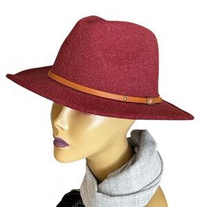 Classic Wide Brim Wool Fedora Hat Leather Belt Buckle 22-22.8” Red/Burgundy NWOT